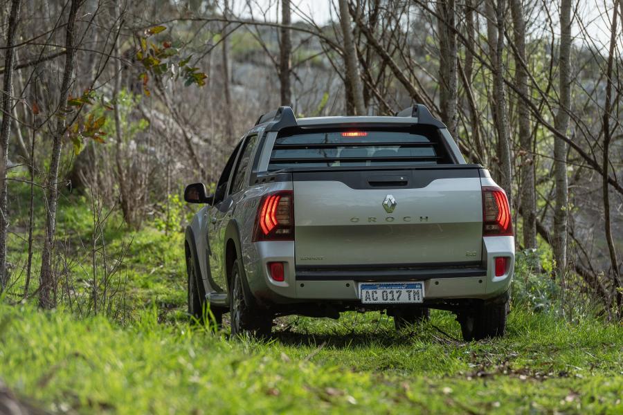  Renault Duster Oroch Dynamique 2.0 4x4 2018 года  (фото 28 из 40)